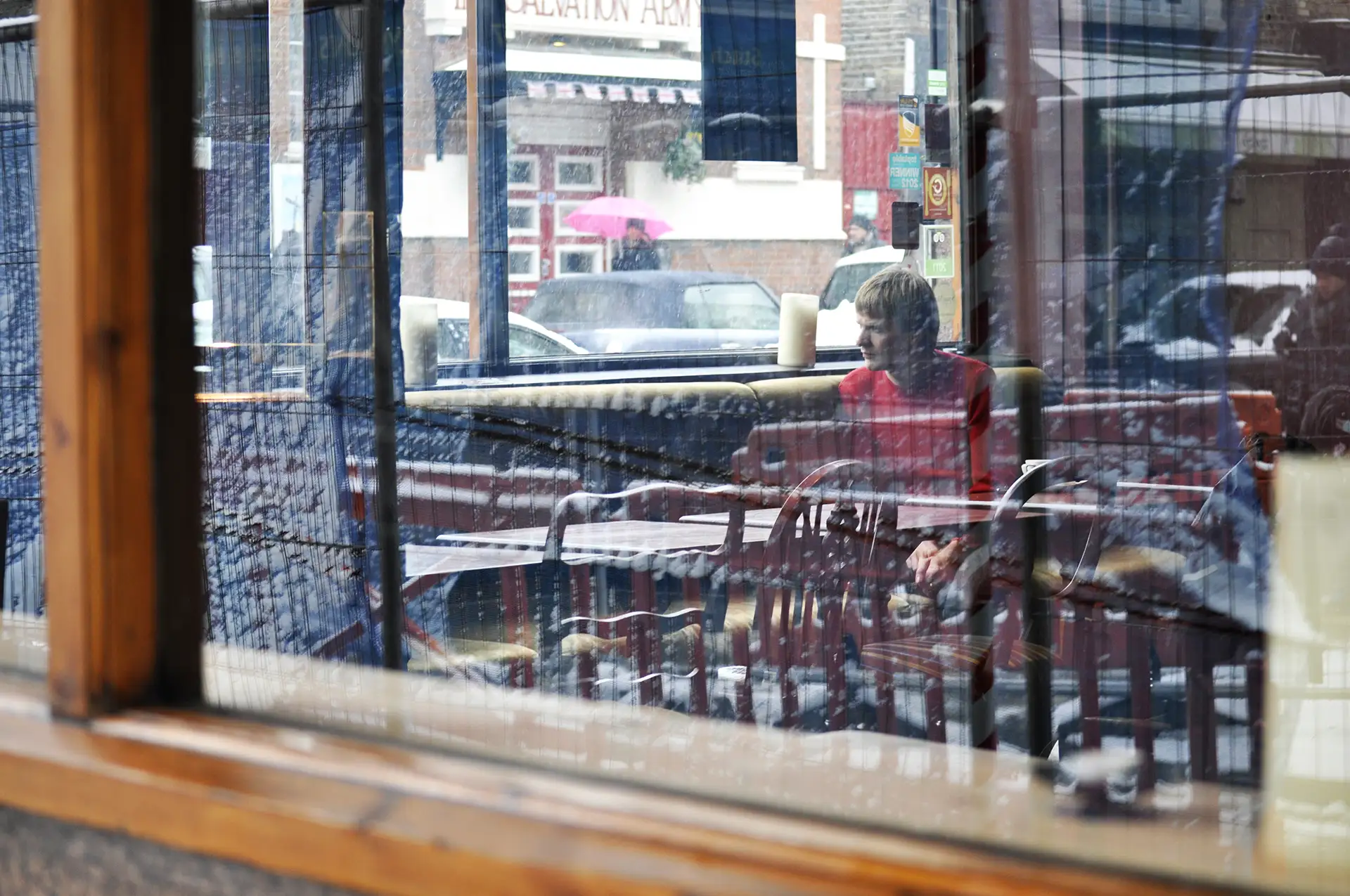 London, man sitting in a cafe